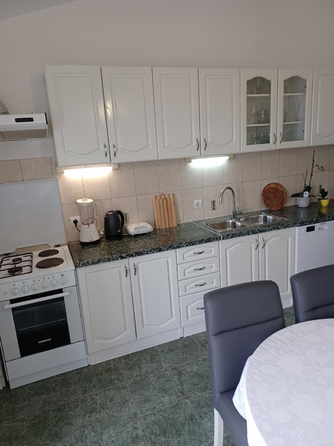 Appartamento Apartman Sunce Makarska Esterno foto